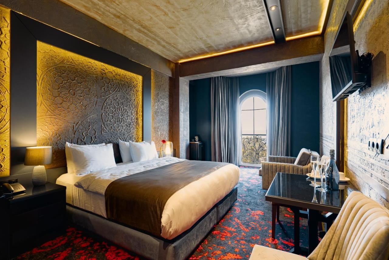 Tapis Rouge Design Boutique Hotel Batumi Bagian luar foto Deluxe room