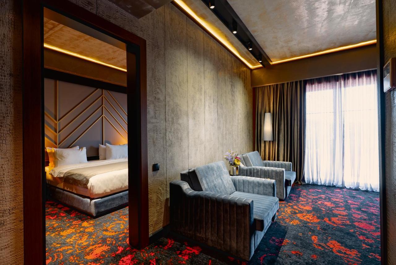Tapis Rouge Design Boutique Hotel Batumi Bagian luar foto