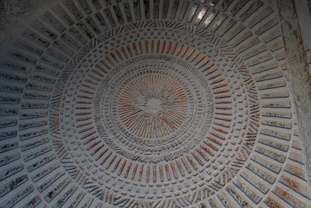 Tapis Rouge Design Boutique Hotel Batumi Bagian luar foto The ceiling of the dome