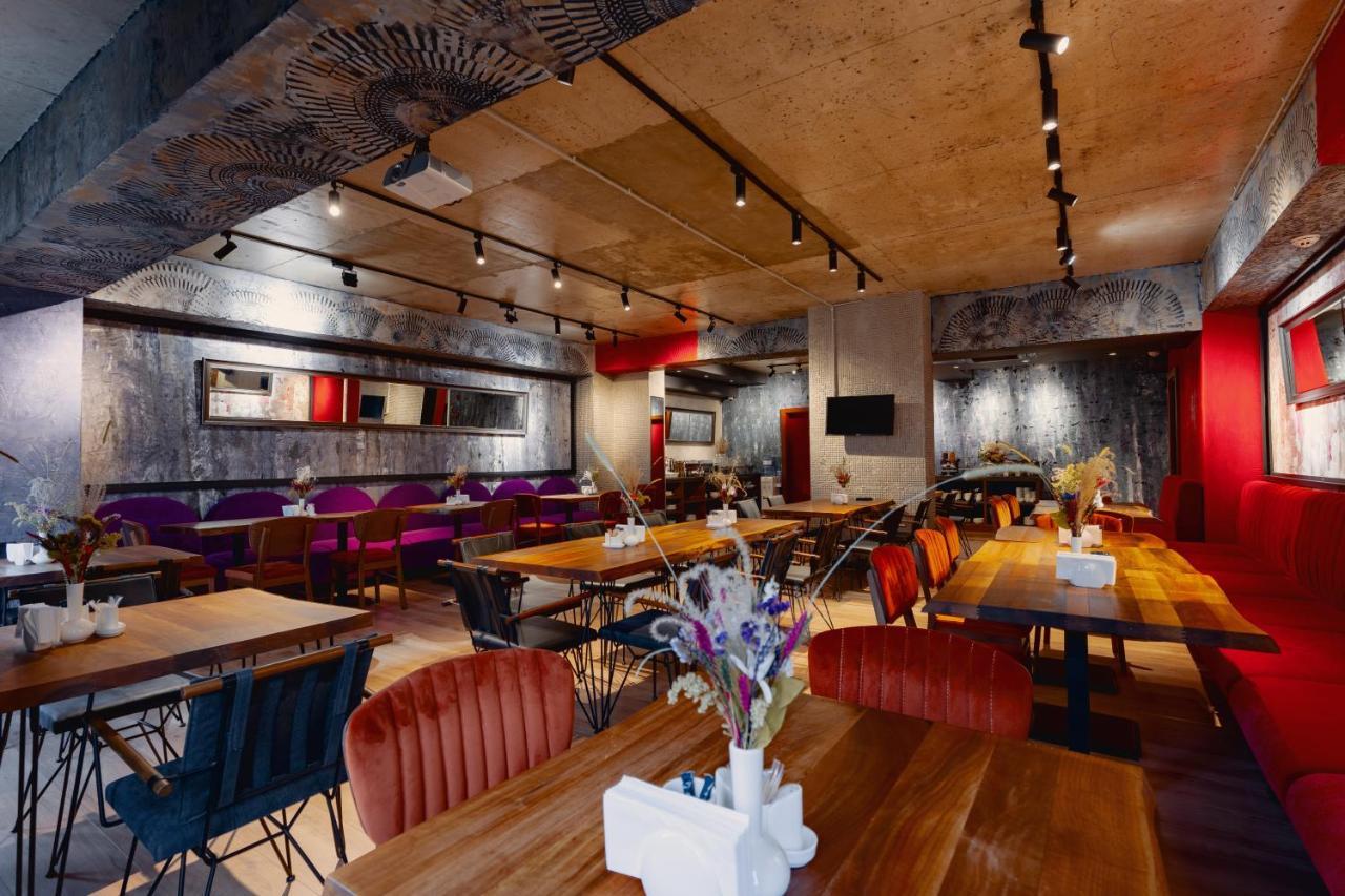 Tapis Rouge Design Boutique Hotel Batumi Bagian luar foto Interior of a restaurant