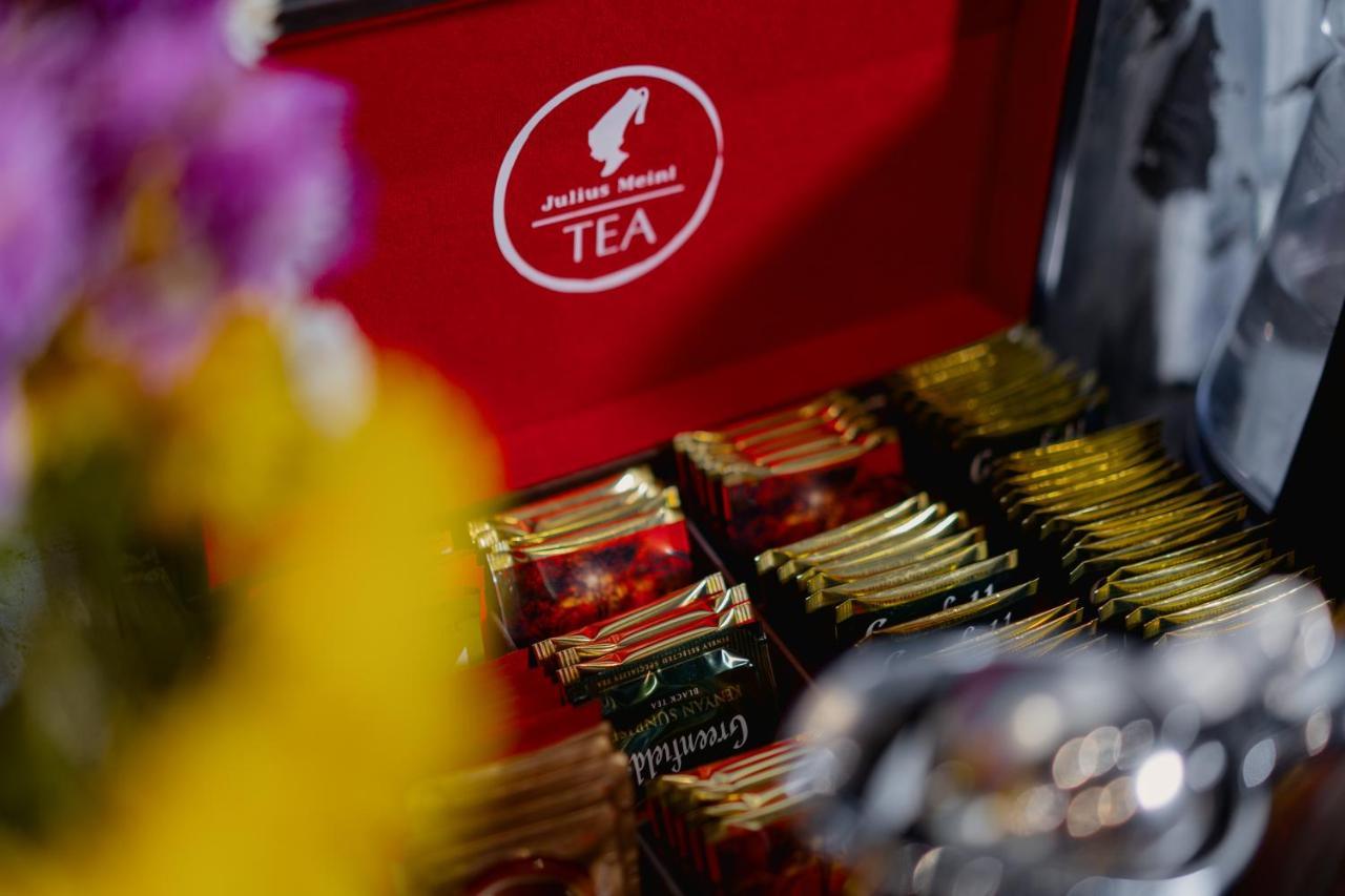 Tapis Rouge Design Boutique Hotel Batumi Bagian luar foto Julius Meinl tea